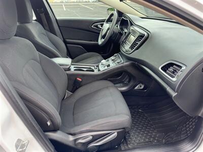 2016 Chrysler 200 Limited   - Photo 14 - Indianapolis, IN 46234