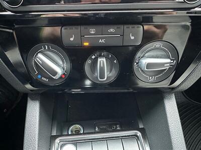 2016 Volkswagen Jetta 1.8T Sport   - Photo 25 - Indianapolis, IN 46234