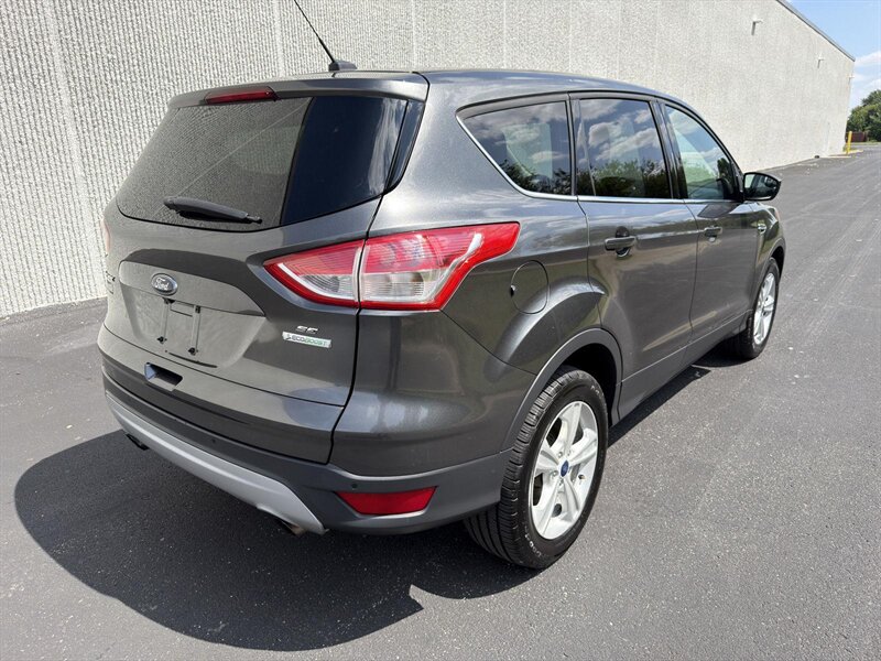 2016 Ford Escape SE - Photo 4 - Indianapolis, IN 46234