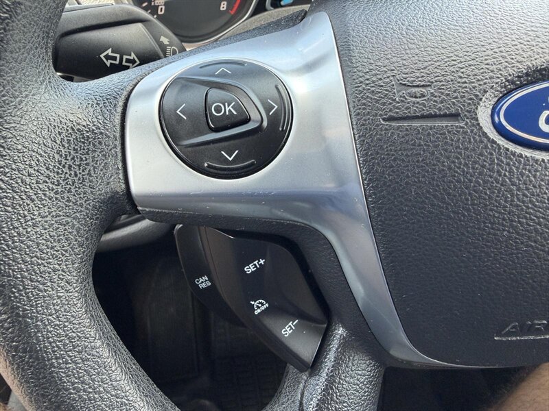 2016 Ford Escape SE - Photo 16 - Indianapolis, IN 46234