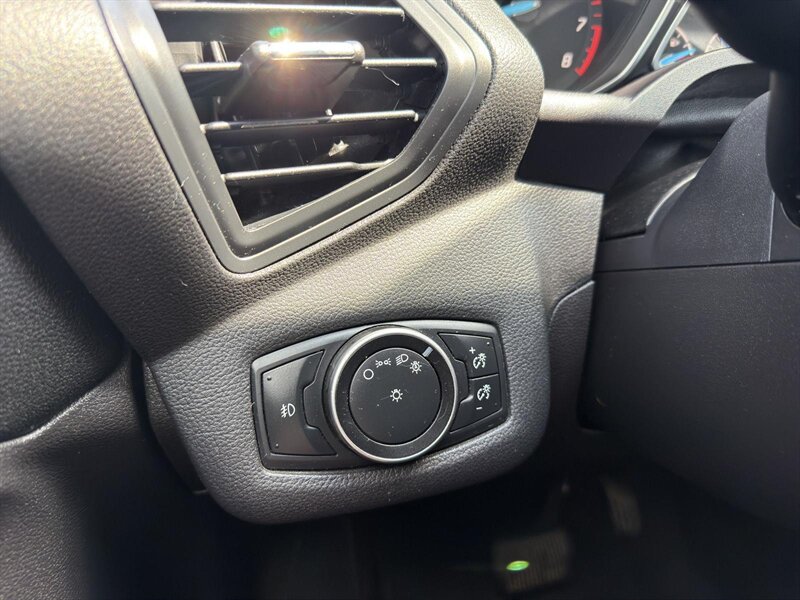 2016 Ford Escape SE - Photo 17 - Indianapolis, IN 46234