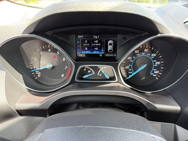 2016 Ford Escape SE - Photo 12 - Indianapolis, IN 46234