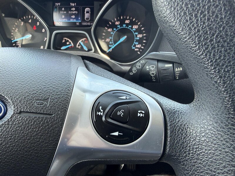 2016 Ford Escape SE - Photo 15 - Indianapolis, IN 46234