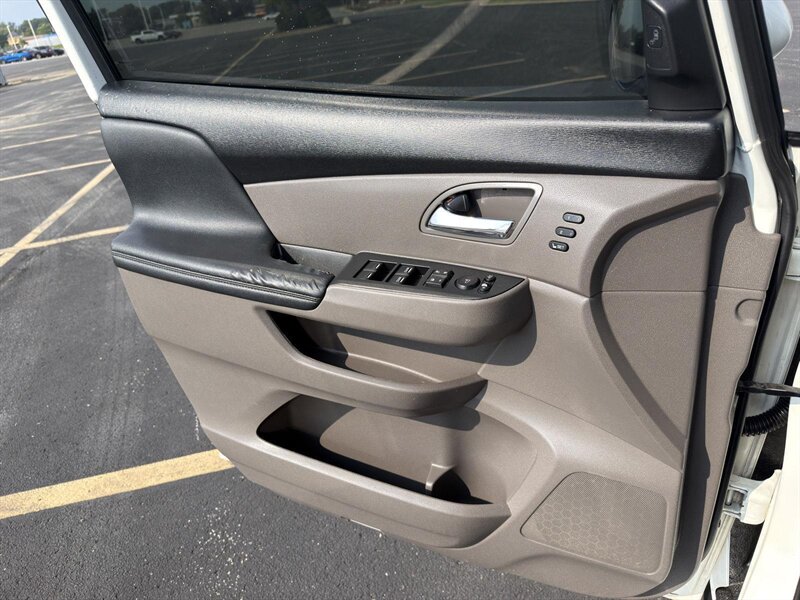 2014 Honda Odyssey Touring - Photo 31 - Indianapolis, IN 46234