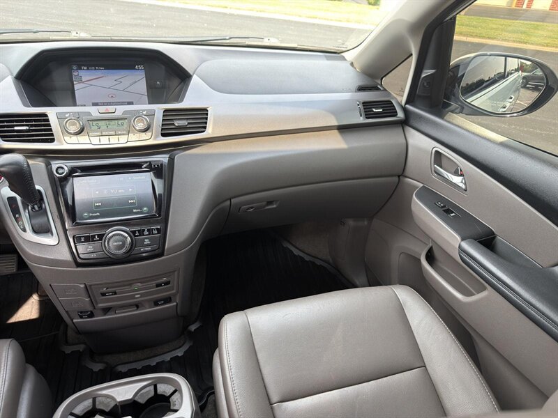 2014 Honda Odyssey Touring - Photo 9 - Indianapolis, IN 46234
