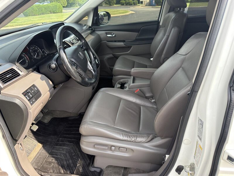 2014 Honda Odyssey Touring - Photo 10 - Indianapolis, IN 46234