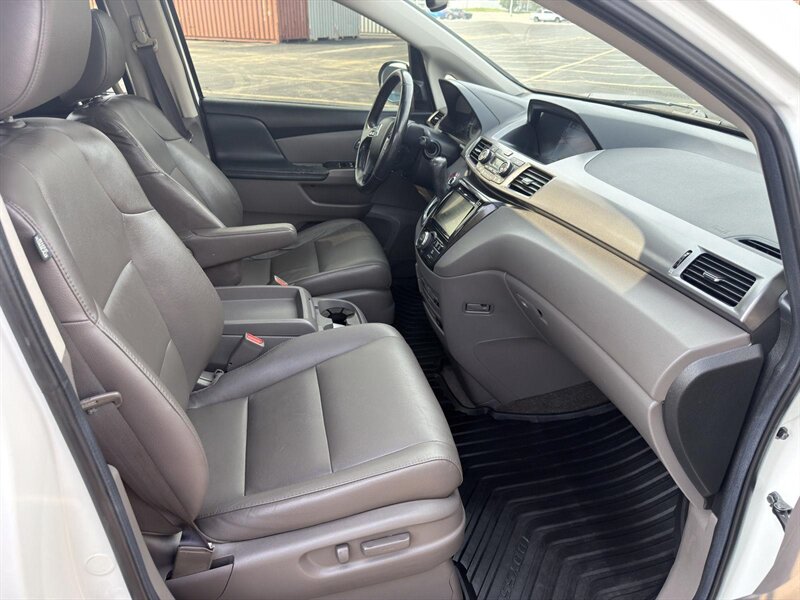 2014 Honda Odyssey Touring - Photo 15 - Indianapolis, IN 46234