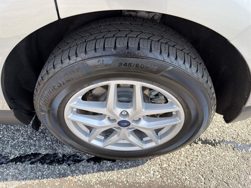 2022 Ford Edge SEL - Photo 48 - Indianapolis, IN 46234