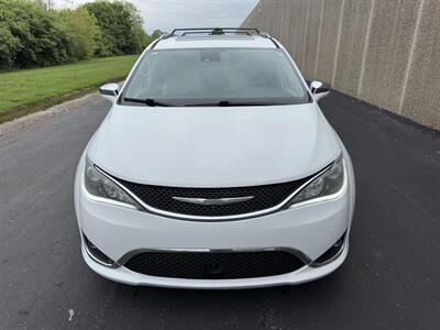 2018 Chrysler Pacifica Limited   - Photo 2 - Indianapolis, IN 46234