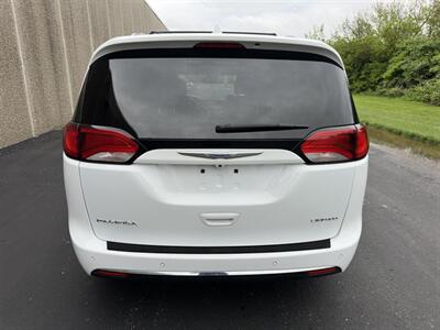 2018 Chrysler Pacifica Limited   - Photo 5 - Indianapolis, IN 46234