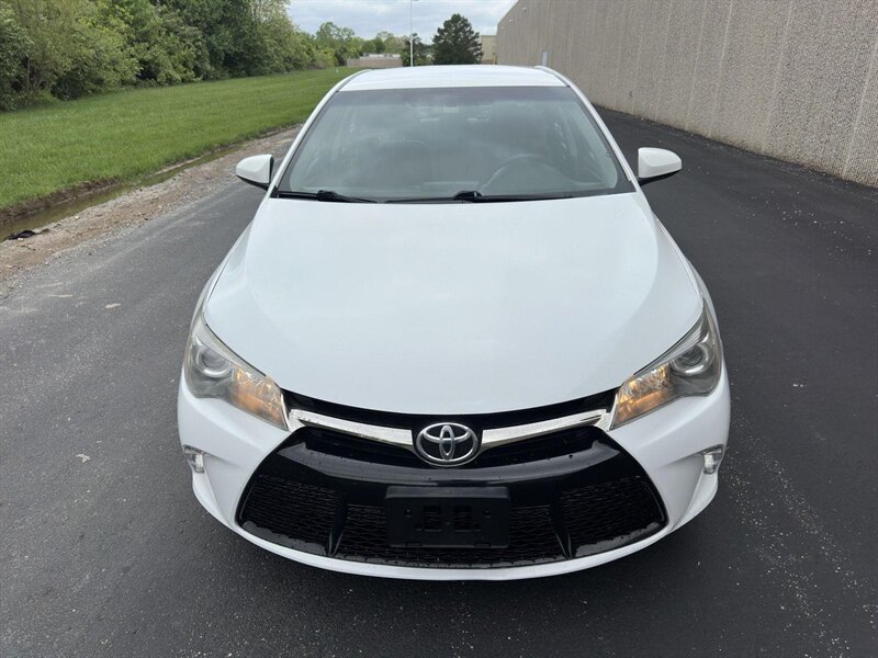 2017 Toyota Camry SE - Photo 2 - Indianapolis, IN 46234