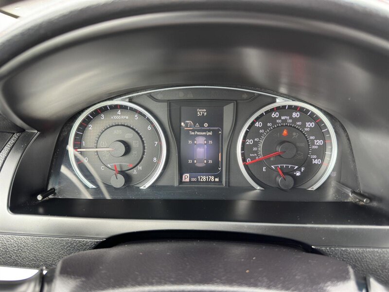 2017 Toyota Camry SE - Photo 17 - Indianapolis, IN 46234