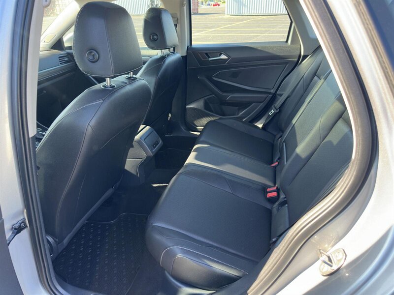 2019 Volkswagen Jetta SEL - Photo 8 - Indianapolis, IN 46234