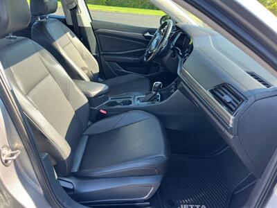 2019 Volkswagen Jetta SEL   - Photo 10 - Indianapolis, IN 46234