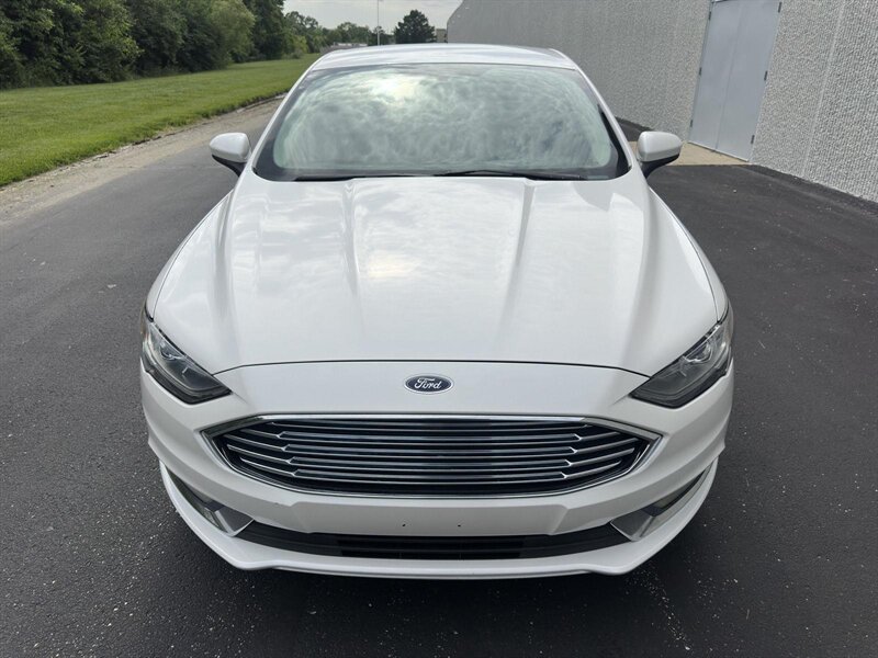 2017 Ford Fusion SE - Photo 2 - Indianapolis, IN 46234