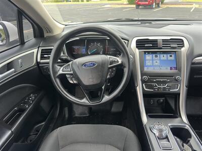 2017 Ford Fusion SE - Photo 7 - Indianapolis, IN 46234