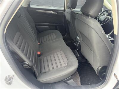 2017 Ford Fusion SE - Photo 12 - Indianapolis, IN 46234