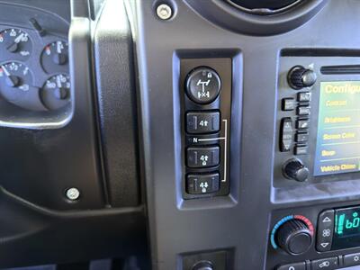 2005 Hummer H2 SUT   - Photo 22 - Indianapolis, IN 46234