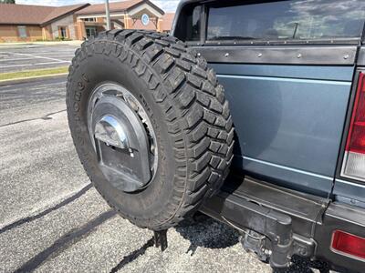 2005 Hummer H2 SUT   - Photo 34 - Indianapolis, IN 46234