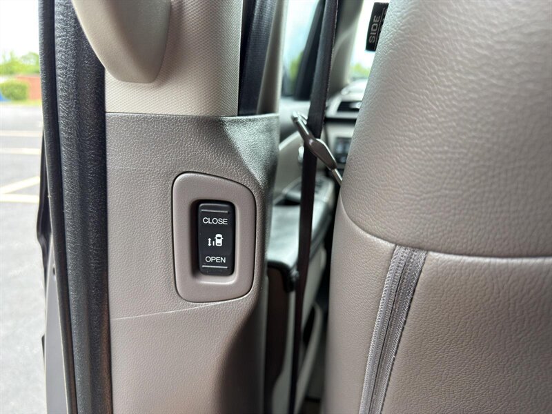 2016 Honda Odyssey EX-L - Photo 31 - Indianapolis, IN 46234