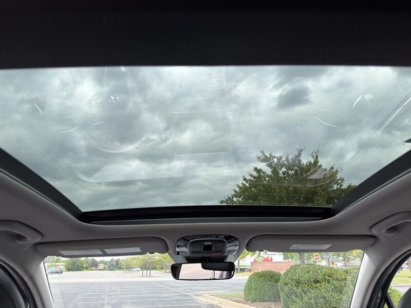 2022 Hyundai SANTA FE Hybrid SEL Premium - Photo 42 - Indianapolis, IN 46234