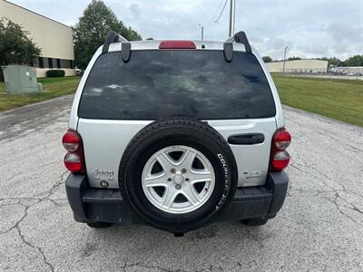 2005 Jeep Liberty Renegade   - Photo 5 - Indianapolis, IN 46234