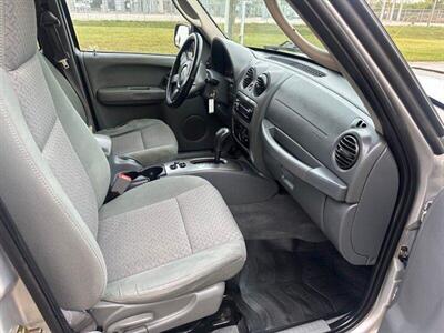 2005 Jeep Liberty Renegade - Photo 12 - Indianapolis, IN 46234