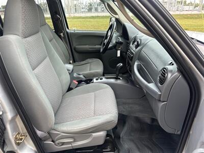 2005 Jeep Liberty Renegade   - Photo 13 - Indianapolis, IN 46234