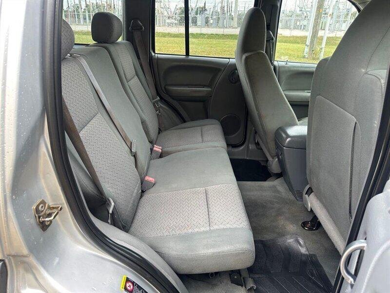 2005 Jeep Liberty Renegade - Photo 11 - Indianapolis, IN 46234