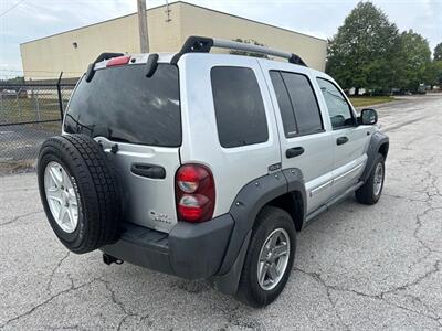 2005 Jeep Liberty Renegade   - Photo 4 - Indianapolis, IN 46234