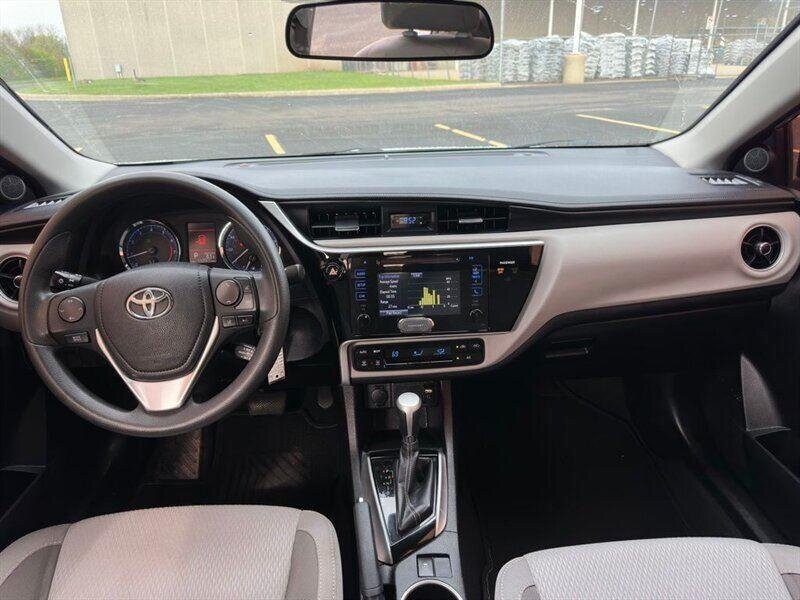 2017 Toyota Corolla LE - Photo 7 - Indianapolis, IN 46234