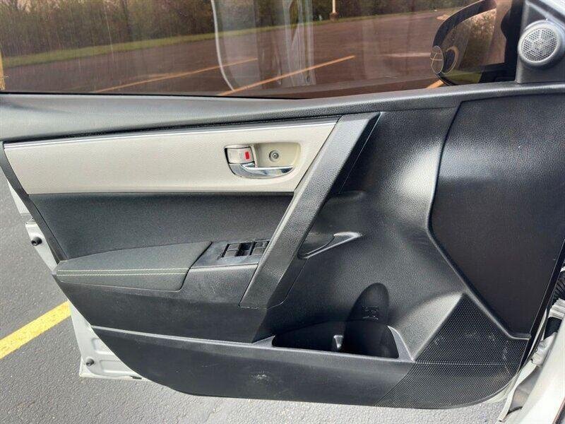 2017 Toyota Corolla LE - Photo 27 - Indianapolis, IN 46234