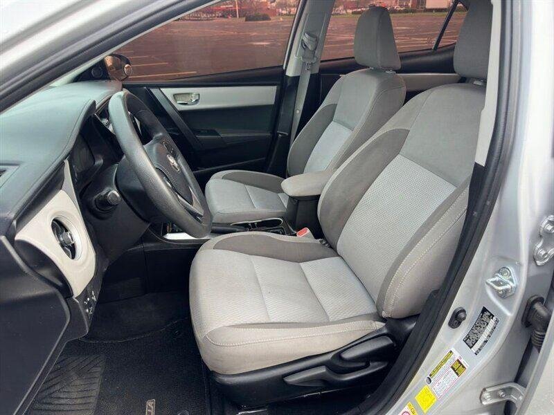 2017 Toyota Corolla LE - Photo 10 - Indianapolis, IN 46234