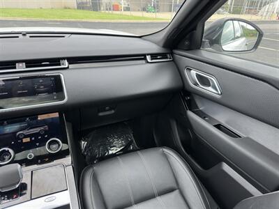 2022 Land Rover Range Rover Velar P250 R-Dynamic S   - Photo 9 - Indianapolis, IN 46234