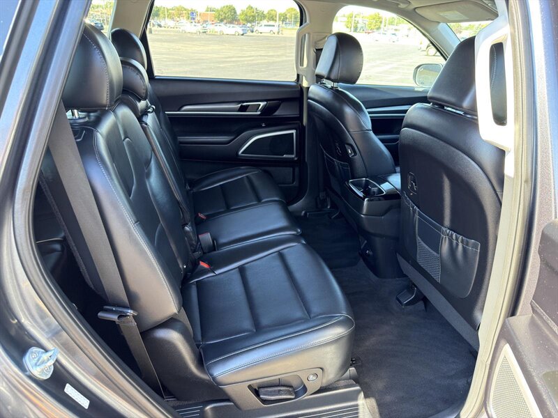 2022 Kia Telluride LX - Photo 13 - Indianapolis, IN 46234