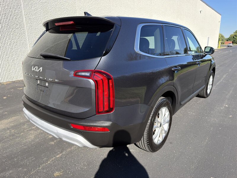 2022 Kia Telluride LX - Photo 4 - Indianapolis, IN 46234