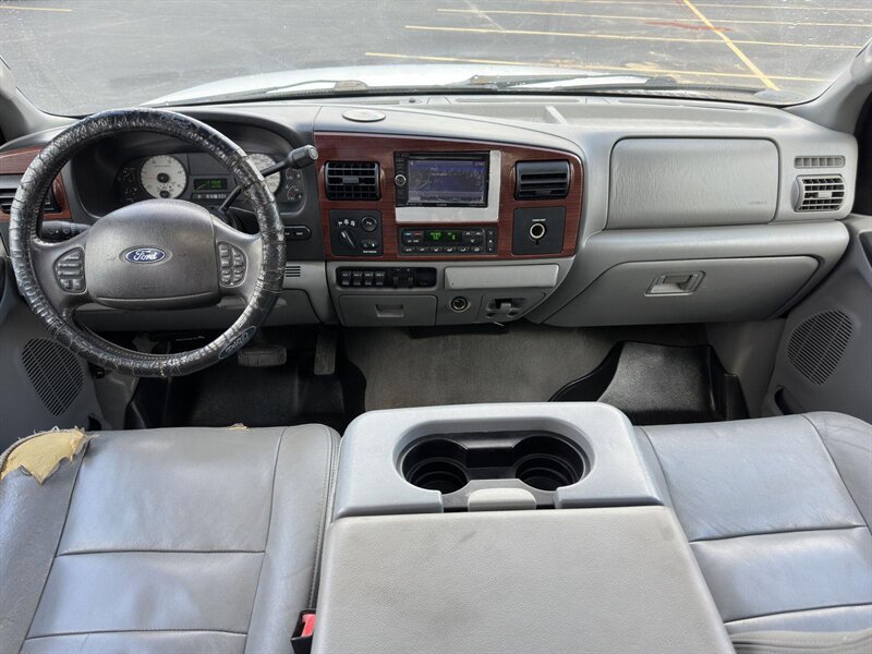 2005 Ford F-350 Lariat DRW - Photo 8 - Indianapolis, IN 46234