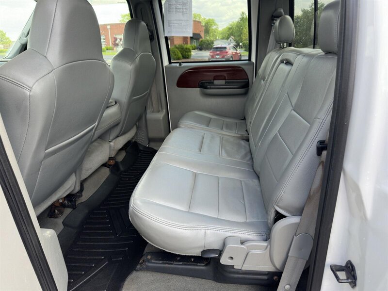 2005 Ford F-350 Lariat DRW - Photo 13 - Indianapolis, IN 46234
