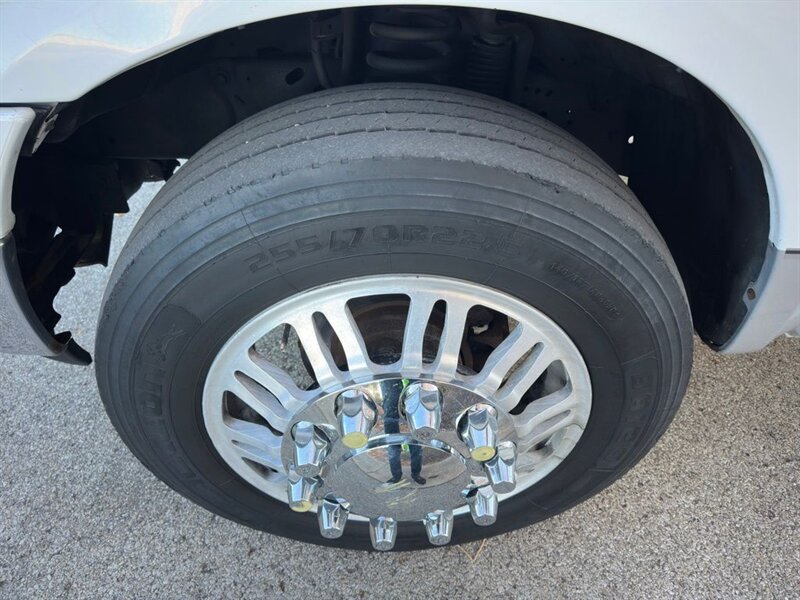 2005 Ford F-350 Lariat DRW - Photo 29 - Indianapolis, IN 46234