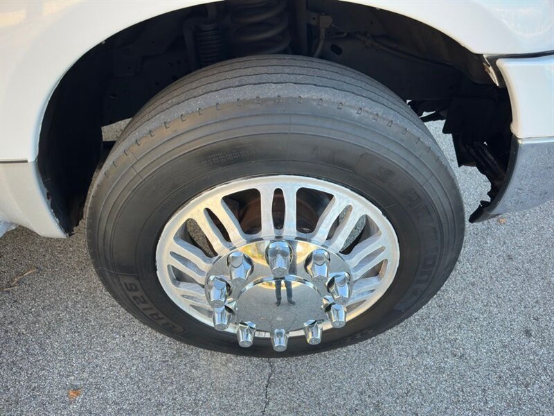 2005 Ford F-350 Lariat DRW - Photo 32 - Indianapolis, IN 46234