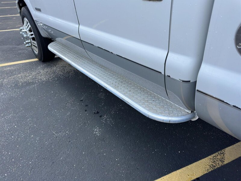 2005 Ford F-350 Lariat DRW - Photo 28 - Indianapolis, IN 46234