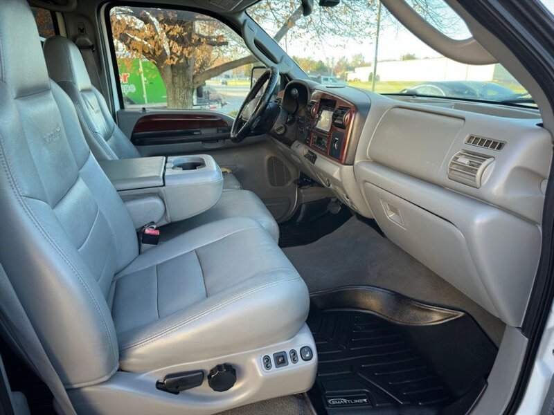 2005 Ford F-350 Lariat DRW - Photo 15 - Indianapolis, IN 46234