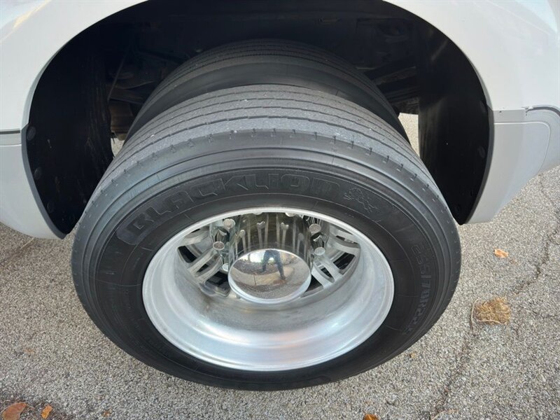 2005 Ford F-350 Lariat DRW - Photo 30 - Indianapolis, IN 46234