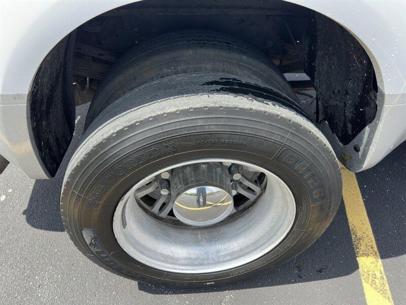 2005 Ford F-350 Lariat DRW - Photo 37 - Indianapolis, IN 46234