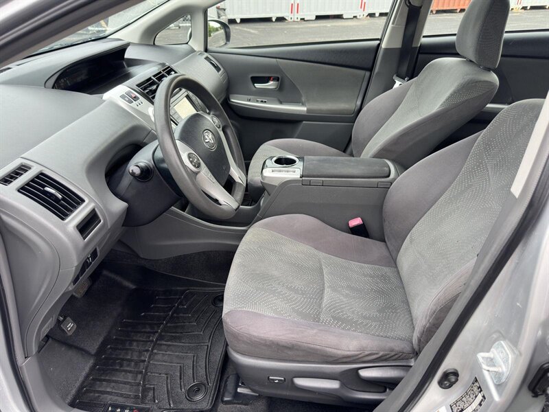 2012 Toyota Prius v Two - Photo 10 - Indianapolis, IN 46234
