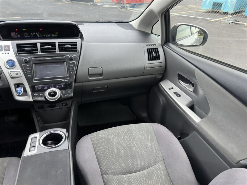 2012 Toyota Prius v Two - Photo 9 - Indianapolis, IN 46234