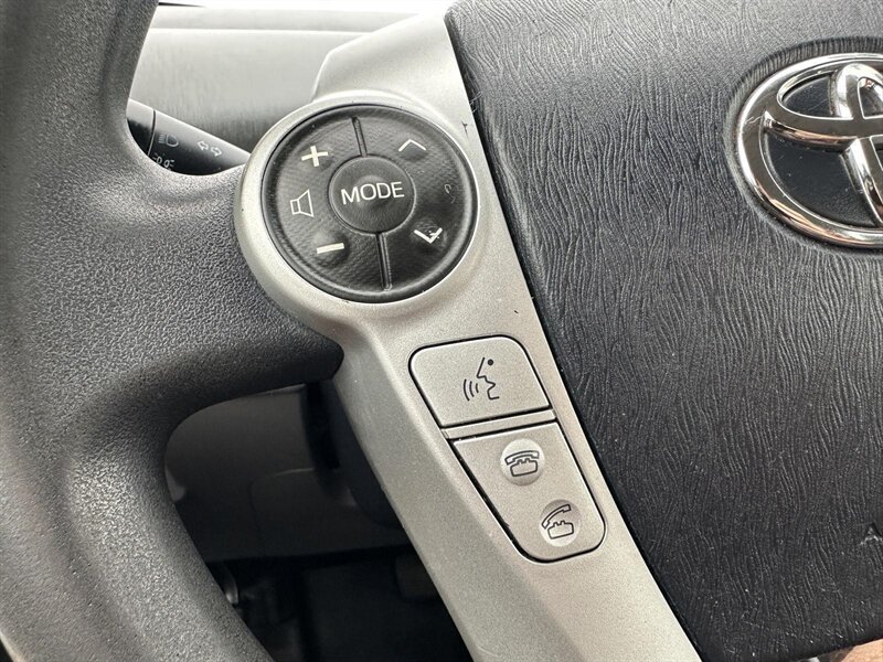 2012 Toyota Prius v Two - Photo 18 - Indianapolis, IN 46234