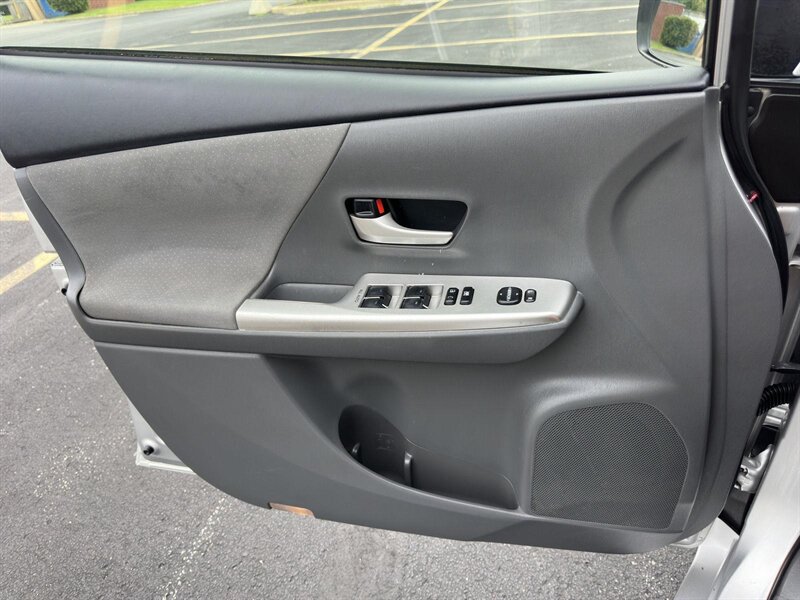 2012 Toyota Prius v Two - Photo 30 - Indianapolis, IN 46234