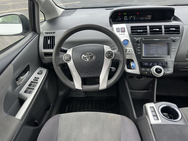 2012 Toyota Prius v Two - Photo 7 - Indianapolis, IN 46234