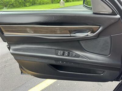 2015 BMW 750i xDrive   - Photo 31 - Indianapolis, IN 46234